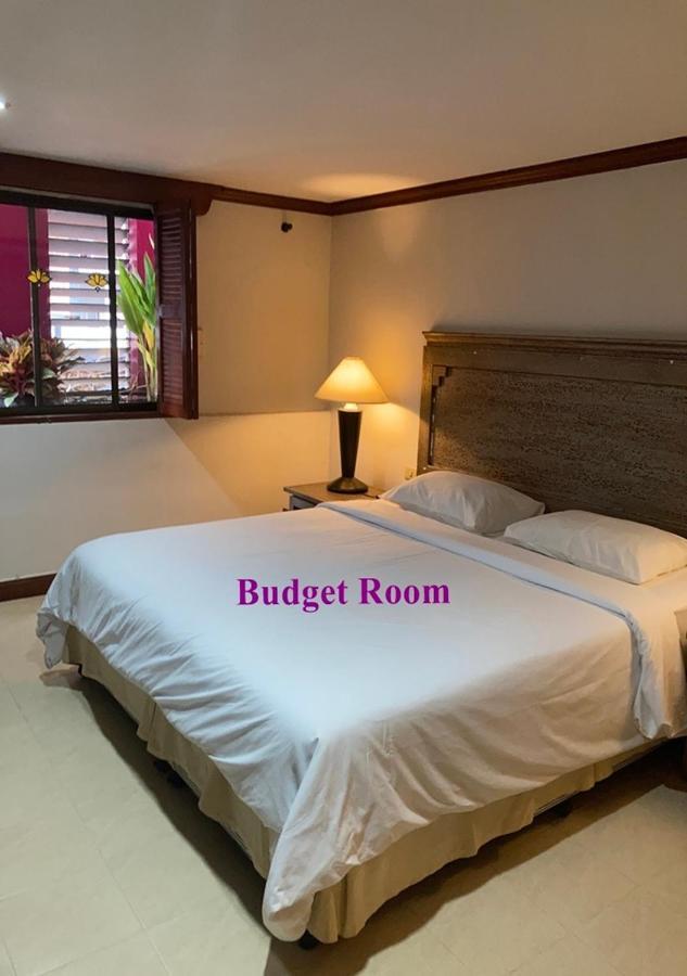 Le Tanjong House Hotel Patong Kültér fotó